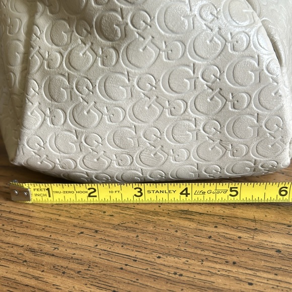 Large GUESS Bag - Picture 15 of 15